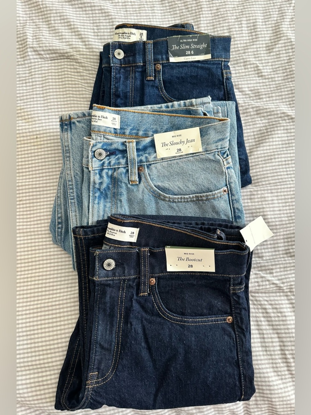 Abercrombie & Fitch Jeans Bundle in Dark Blue, Light Blue, Medium Blue
